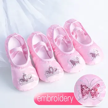 Атласные Балетные тапочки, Детские балетные танцевальные кроссовки для девочек, танцевальные туфли на плоской подошве с вышивкой пайетками для малышей